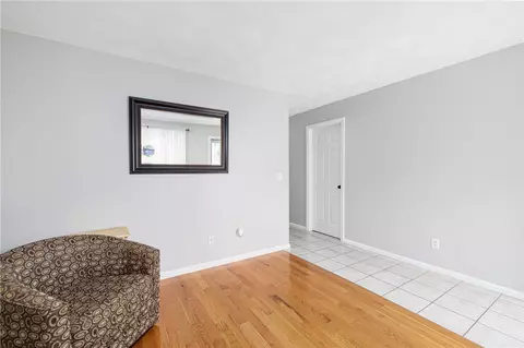 Living - 20 Thomas Ave, Pawtucket, RI 02860 photo 3 of 4
