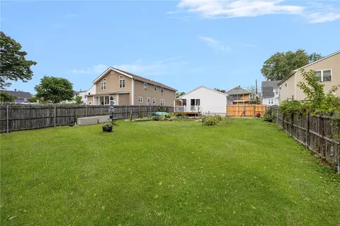 Exterior - 20 Thomas Ave, Pawtucket, RI 02860 photo 15 of 18