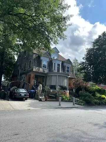 76 Adelaide Ave, Providence, RI 02907