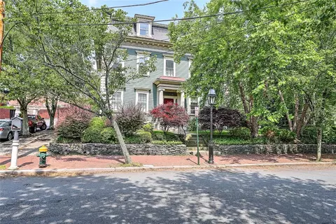 367 Benefit St #5, Providence, RI 02906
