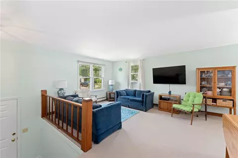 143 Juniper Rd, South Kingstown, RI 02879 photo 3