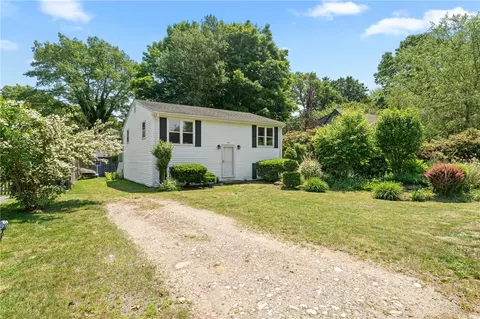 143 Juniper Rd, South Kingstown, RI 02879 photo 2