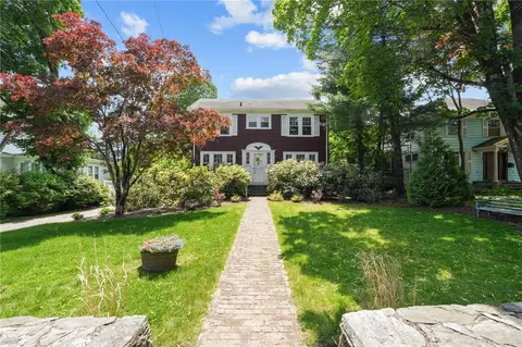 112 County Rd, Barrington, RI 02806