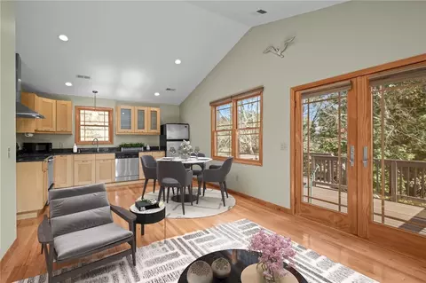 99 Terrace Ave, Warwick, RI 02889