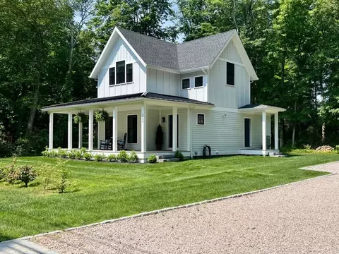 1748 South Rd, Kingston, RI 02881
