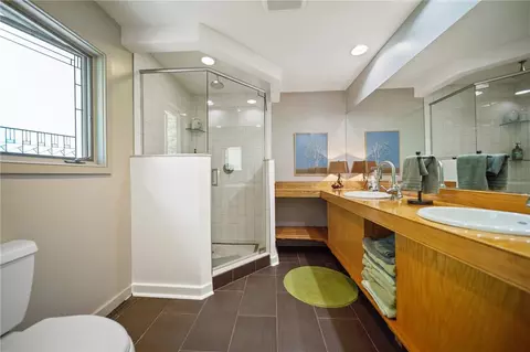 Bath - 20 Wagner Rd, Westerly, RI 02891 photo 1 of 4