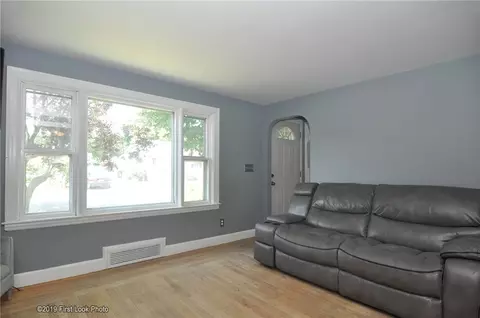 Living - 62 Stone Ave, Warwick, RI 02889 photo 4 of 4