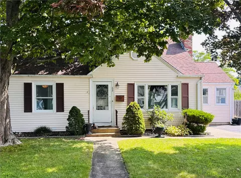 62 Stone Ave, Warwick, RI 02889