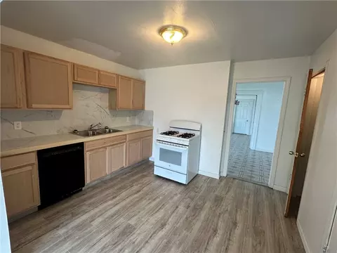 18 Summer St, Westerly, RI 02891 photo 11
