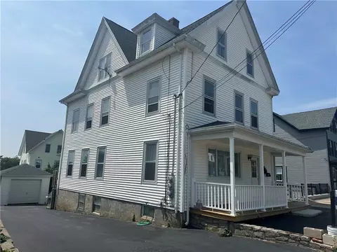 18 Summer St, Westerly, RI 02891