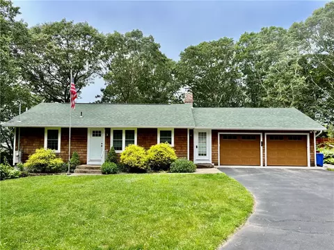 10 Lakeside Dr, Charlestown, RI 02813
