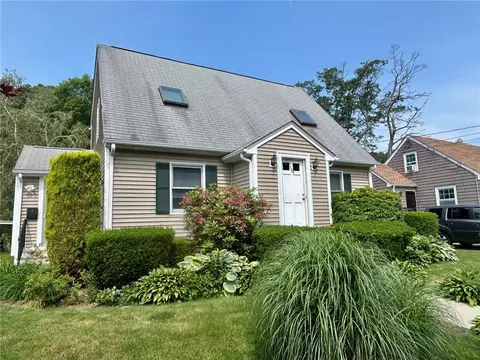 164 Knotty Oak Rd, Coventry, RI 02816