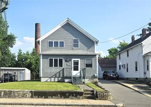 1270 Plainfield St, Johnston, RI 02919
