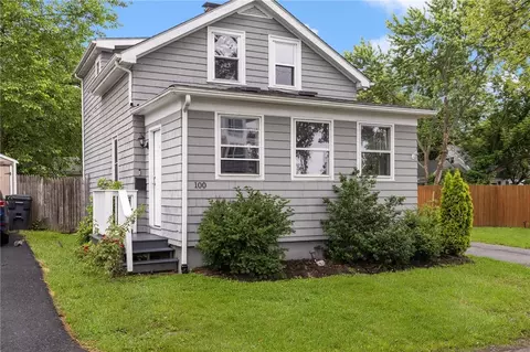 100 Pine Grove St, Rumford, RI 02916