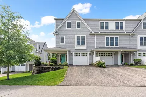 100 Algonquin Rd #5, Narragansett, RI 02882