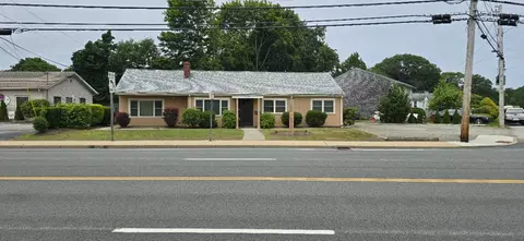 837 Post Rd, Warwick, RI 02888 photo 1