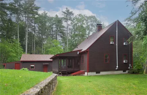 536 Douglas Hook Rd, Glocester, RI 02814 photo 8