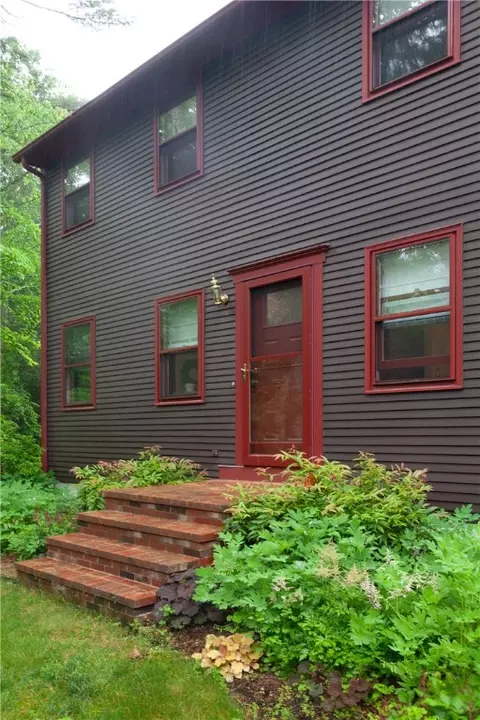 536 Douglas Hook Rd, Glocester, RI 02814 photo 4
