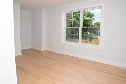 Bedroom - 59 Recess Ln, Warwick, RI 02889 photo 6 of 6