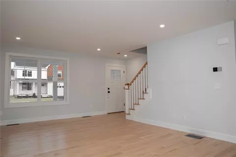 Living - 59 Recess Ln, Warwick, RI 02889 photo 1 of 2