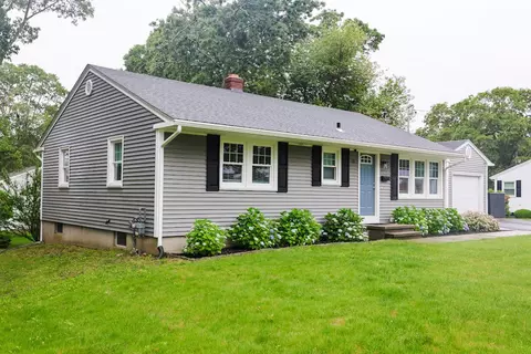 28 Whipple Ave, Westerly, RI 02891