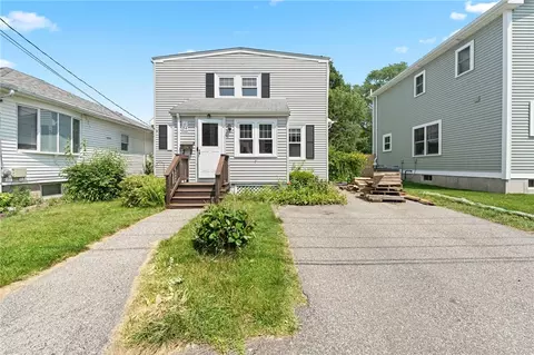 34 Tilden Ave, Warwick, RI 02888