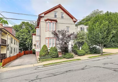 20 Seventh St #3, Providence, RI 02906