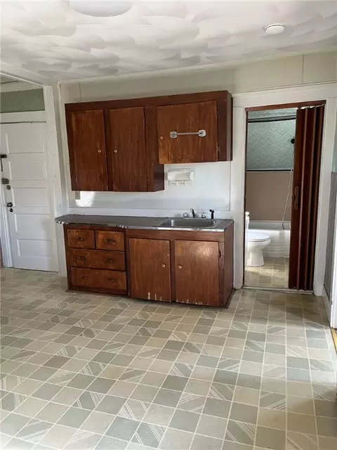 Kitchen - 38 Sweet Ave, Woonsocket, RI 02895 photo 4 of 5