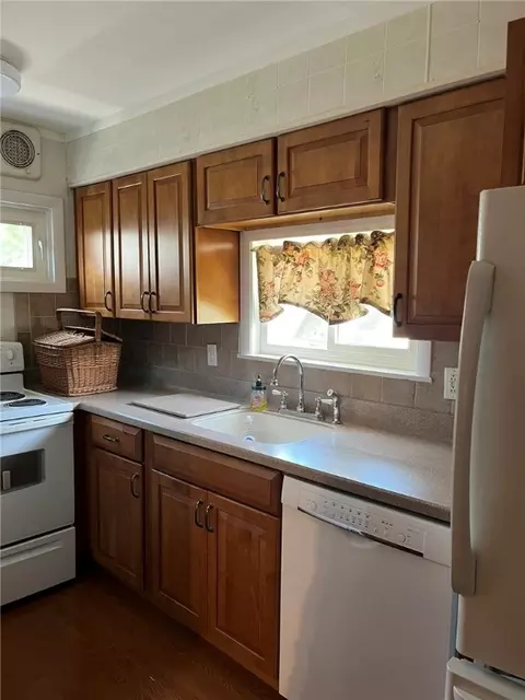 Kitchen - 38 Sweet Ave, Woonsocket, RI 02895 photo 2 of 5