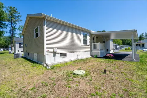 9 Cheryl Ln, Coventry, RI 02816 photo 4