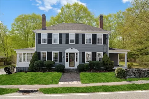 15 N Main St, Freetown, MA 02702
