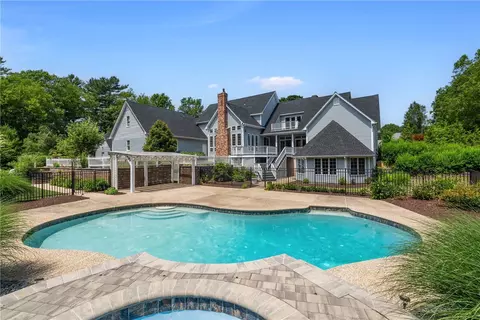 38 Miss Fry Dr, East Greenwich, RI 02818
