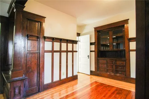 Living - 563 Blackstone St, Woonsocket, RI 02895 photo 4 of 9