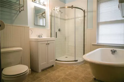 Bath - 563 Blackstone St, Woonsocket, RI 02895 photo 2 of 4