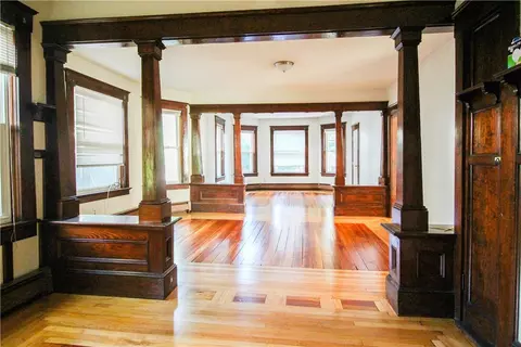 Living - 563 Blackstone St, Woonsocket, RI 02895 photo 3 of 9