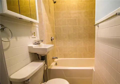 Bath - 563 Blackstone St, Woonsocket, RI 02895 photo 4 of 4