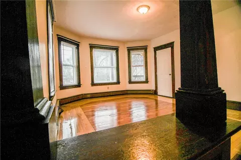 Living - 563 Blackstone St, Woonsocket, RI 02895 photo 6 of 9