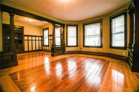 Living - 563 Blackstone St, Woonsocket, RI 02895 photo 7 of 9