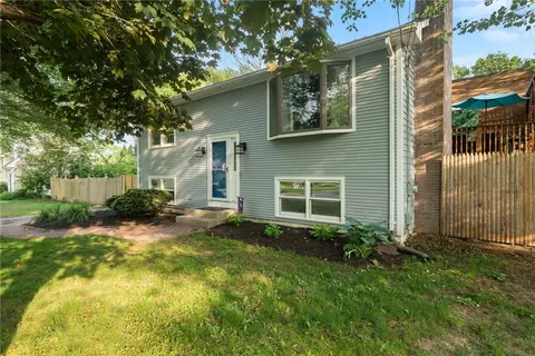 11 Burr Ave, Barrington, RI 02806