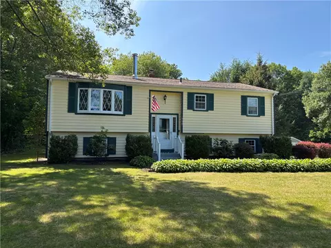 120 Colvintown Rd, Coventry, RI 02816