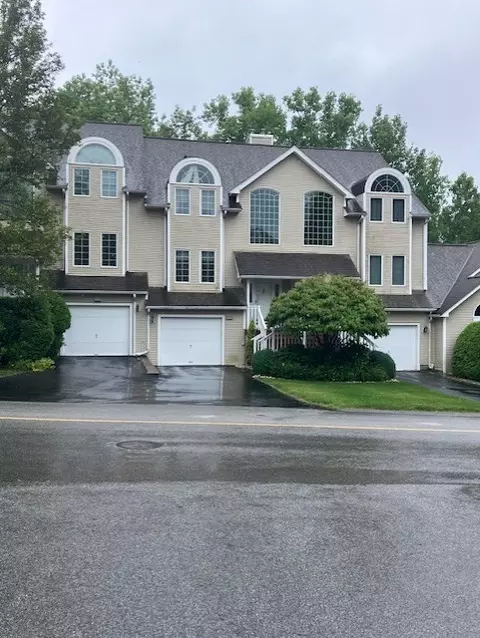 187 River Farms Dr #187, West Warwick, RI 02893