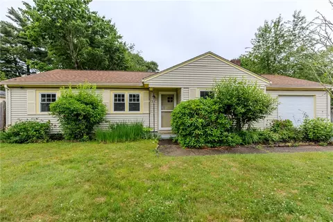 52 Capron Farm Dr, Warwick, RI 02886