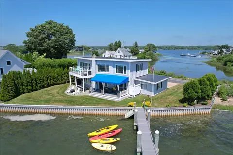 72 Marine Dr, Narragansett, RI 02882