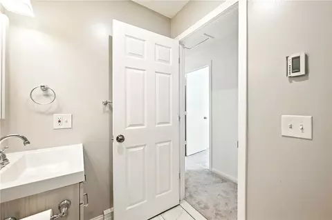 Bath - 223 High St #H, Westerly, RI 02891 photo 4 of 7