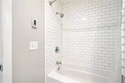 Bath - 223 High St #H, Westerly, RI 02891 photo 2 of 7