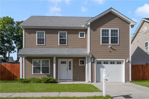 18 Cross St, East Providence, RI 02914