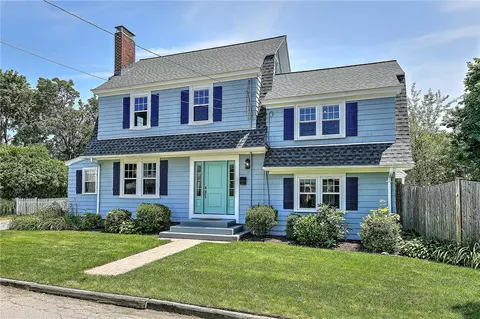 4 Harlem St, East Providence, RI 02916