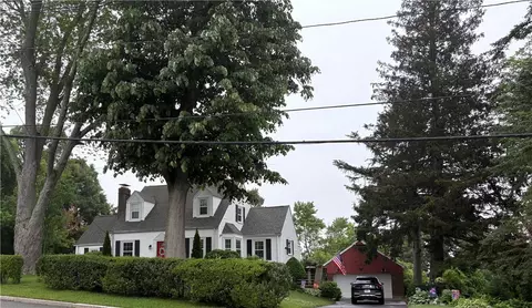 91 Sunset Ave, Providence, RI 02909