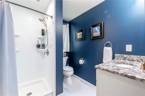 Bath - 61 Northbridge Rd, Mendon, MA 01756 photo 1 of 2