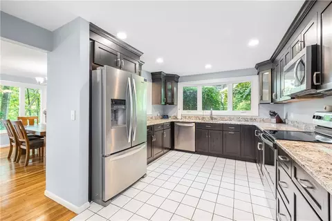 Kitchen - 61 Northbridge Rd, Mendon, MA 01756 photo 2 of 2